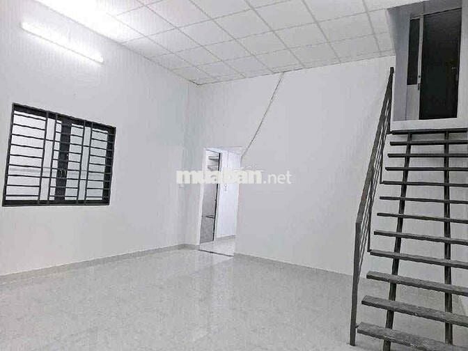 Bán Gấp Nhà 2,5 t 80m  có sổ đầy đủ , xe hơi vào tận nhà