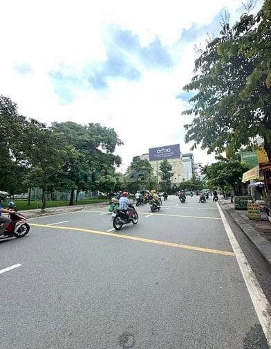 Chính chủ cho thuê mặt bằng mặt tiền đường Bạch Đằng, Gò Vấp, 4x23m