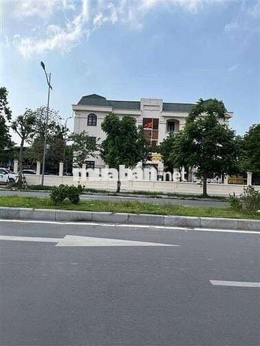 Bán lô đất mặt phố Nguyễn Gia Bồng – Ngọc Thụy
DT 50m²
Giá bán: 22.5