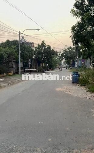 CHO THUÊ NHÀ CẤP 4  ĐẤT TRỐNG phía sau TỔNG DIỆN TÍCH 375m²