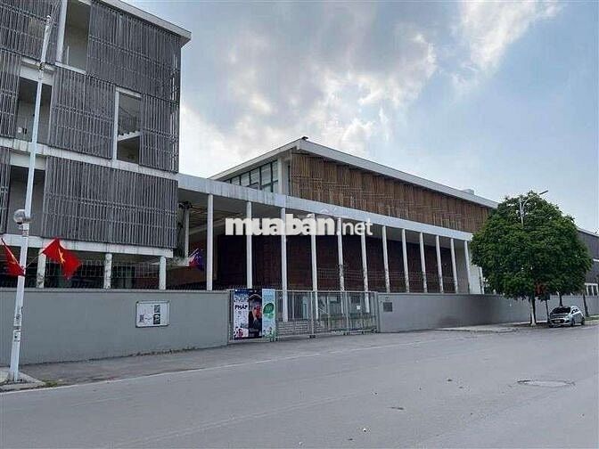 Bán lô đất mặt phố Nguyễn Gia Bồng – Ngọc Thụy
DT 50m²
Giá bán: 22.5