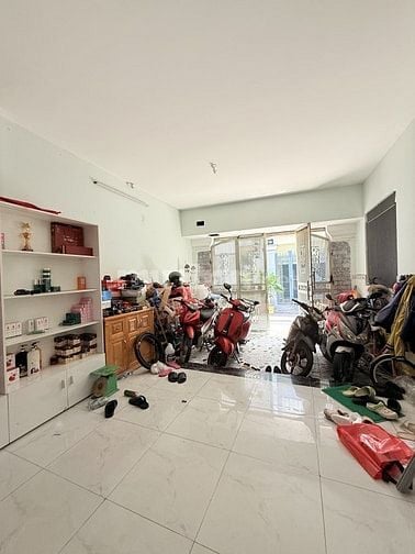 CÔNG VIÊN LÀNG HOA - HẺM THÔNG , XE TẢI - 4.3 x 21 - 3 TẦNG - 7.5 TỶ 