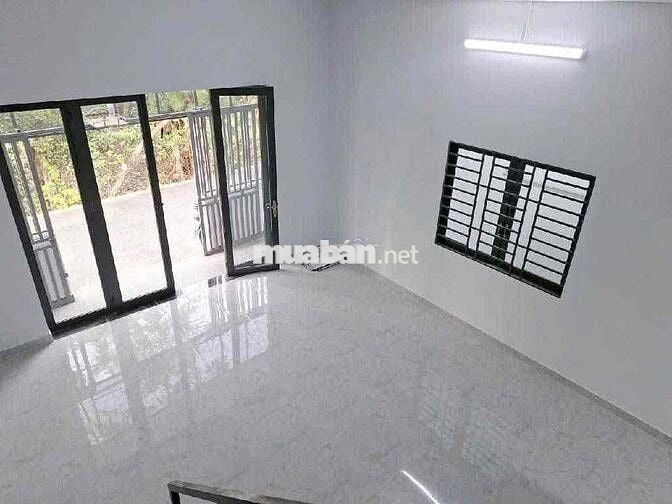 Bán Gấp Nhà 2,5 t 80m  có sổ đầy đủ , xe hơi vào tận nhà