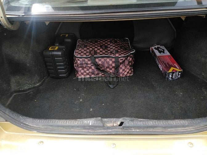 Ford - Laser Ghia 1.8MT -2003, dòng Sedan đầu tiên của Ford