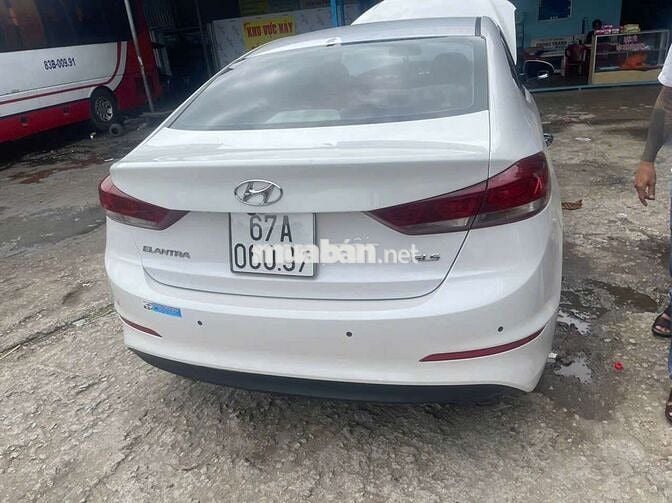 Hyundai Elantra GLS 2016 Trắng