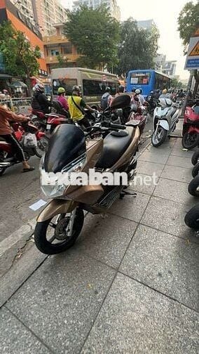 Honda PCX 125 2012 mới 90% biển số thành phố