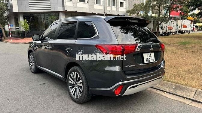 Mitsubishi Outlander 2024 Premium 2.0 CVT - 18000