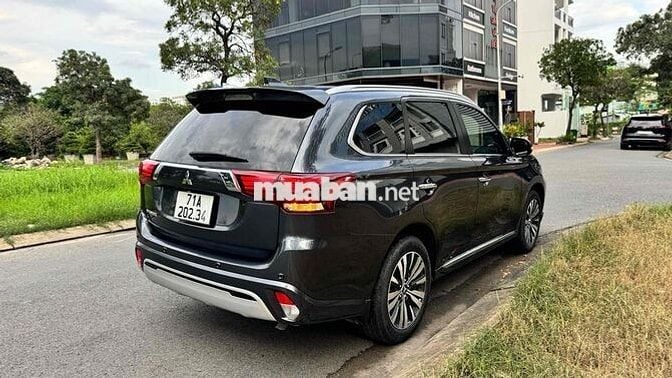 Mitsubishi Outlander 2024 Premium 2.0 CVT - 18000