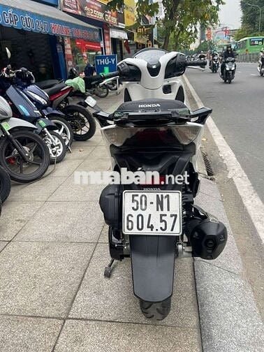 Honda SH 150I 2018 mới 90% Bstp chính chủ