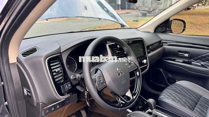 Mitsubishi Outlander 2024 Premium 2.0 CVT - 18000
