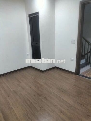 Cho thuê nhà nguyên căn 4 tầng 1 tum 40 m2,tại đường Lai Xá, Kim Chung