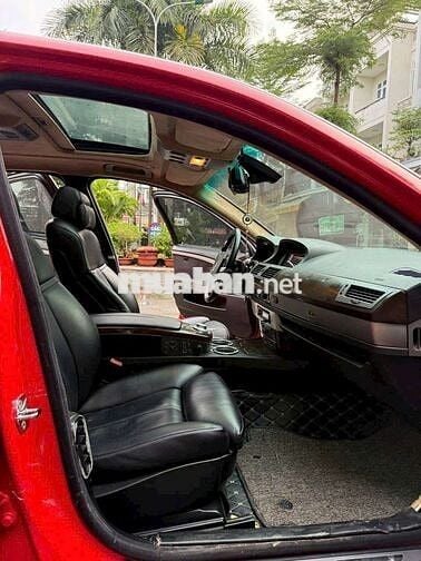 BMW 745Li màu Đỏ