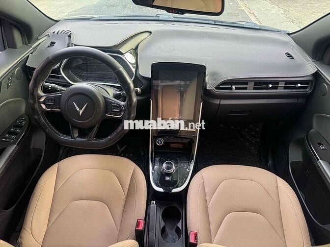 VFe34, sơn zin 100%, 1 chủ, còn RẤT MỚI, THUÊ PIN