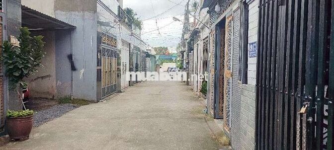 Bán đất tặng nhà cấp 4 200m2 nở hậu hẻm xe hơi trung tâm dĩ an