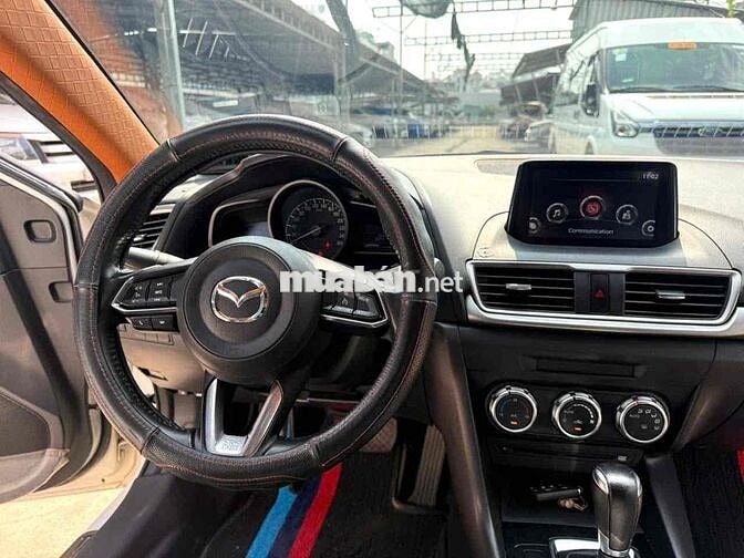 Mazda 3 1.5AT Sedan 2018 - 85000km