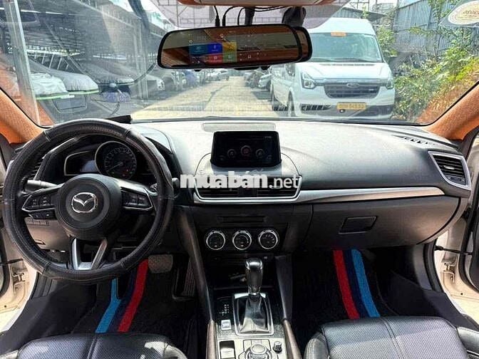 Mazda 3 1.5AT Sedan 2018 - 85000km