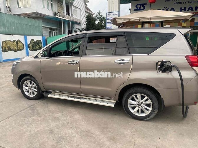 Toyota Innova 2017 2.0E - 120000 km