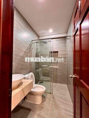 Nhà Mới Xây Full Nội Thất DT250m2 1Trệt 1Lửng 3Lầu 5Pn 5Wc Hẻm Nhựa 8M