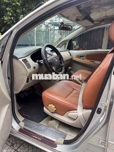 Toyota Innova G 2011 Bạc 153000 km