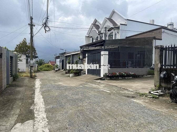 Nhà Bảo Lộc - Phường Lộc Sơn - 220m2 (10mx22m) ẵn 100m thổ cư hẻm oto