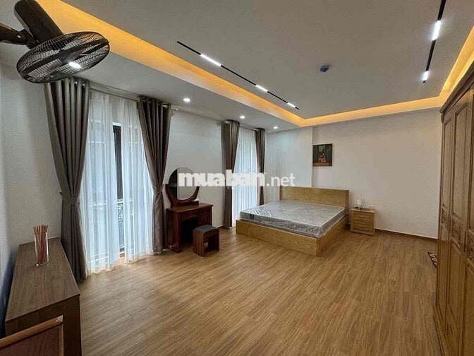 HÀNG HIẾM LẠC LONG QUÂN – PHÂN LÔ – Ô CHỜ THANG MÁY