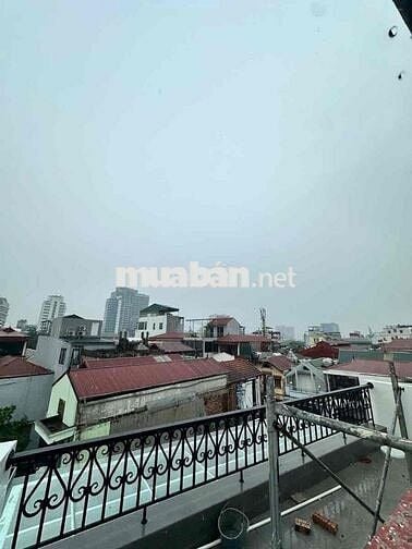 HÀNG HIẾM LẠC LONG QUÂN – PHÂN LÔ – Ô CHỜ THANG MÁY