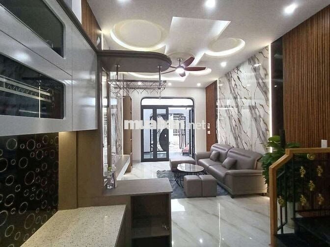 Nhà 2 Tầng 2 mê đúc Kiệt ô tô Lạc Long Quân