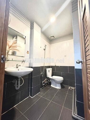 STUDIO FULL NỘI THẤT, THANG MÁY CỬA SỔ TRỜI GẦN CẦU NGUYỄN VĂN CỪ