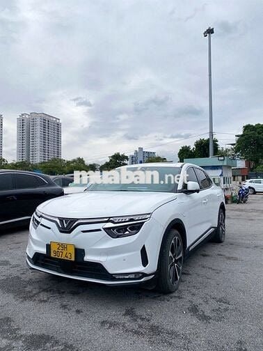 VinFast VF 8 Plus 2023 Trắng Nâu