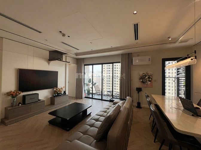 Bán chung cư Trung Yên plaza, Diện tích: 115m2, 3pn, Giá: 9.8 tỷ