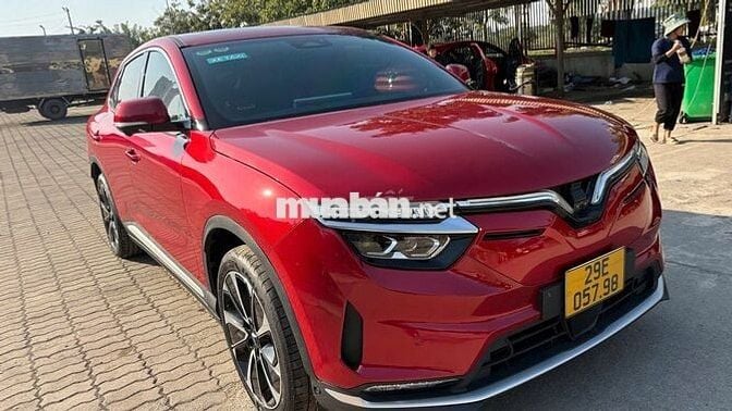 VinFast VF8 Plus Đỏ 2023