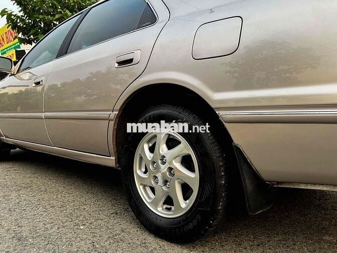 Toyota Camry GLI 2001