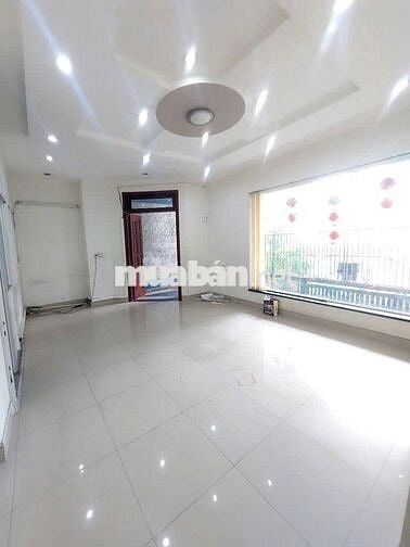 Cho Thuê Mặt Bằng Đường Cách Mạng Tháng 8, Quận 3 ( 7x18m - Rộng Rãi )