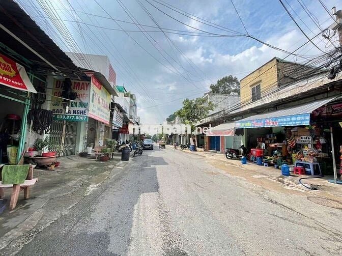 Nhà trọ 1 trệt 1 lầu kdc kế bên chợ Xóm Vắng và kcn Sóng Thần Dĩ An