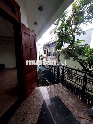 Cho Thuê Mặt Bằng Đường Cách Mạng Tháng 8, Quận 3 ( 7x18m - Rộng Rãi )