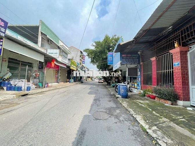 Nhà trọ 1 trệt 1 lầu kdc kế bên chợ Xóm Vắng và kcn Sóng Thần Dĩ An