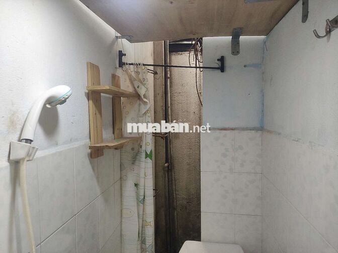 NHÀ NHỎ MẶT HẺM RIÊNG BIỆT 1 SẸT DỂ TÌM PH 1 NGƯỜI. CÓ ĐH ĐIỆN NƯỚC WC