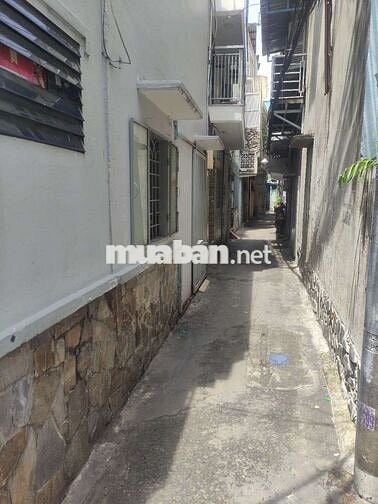 NHÀ NHỎ MẶT HẺM RIÊNG BIỆT 1 SẸT DỂ TÌM PH 1 NGƯỜI. CÓ ĐH ĐIỆN NƯỚC WC