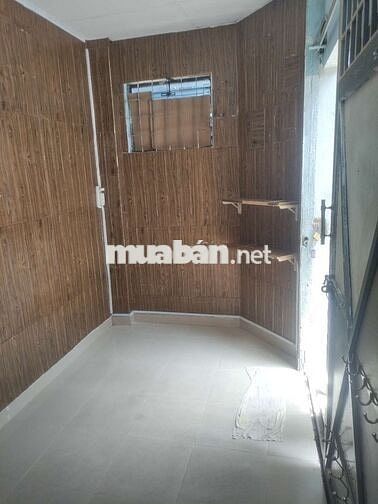 NHÀ NHỎ MẶT HẺM RIÊNG BIỆT 1 SẸT DỂ TÌM PH 1 NGƯỜI. CÓ ĐH ĐIỆN NƯỚC WC