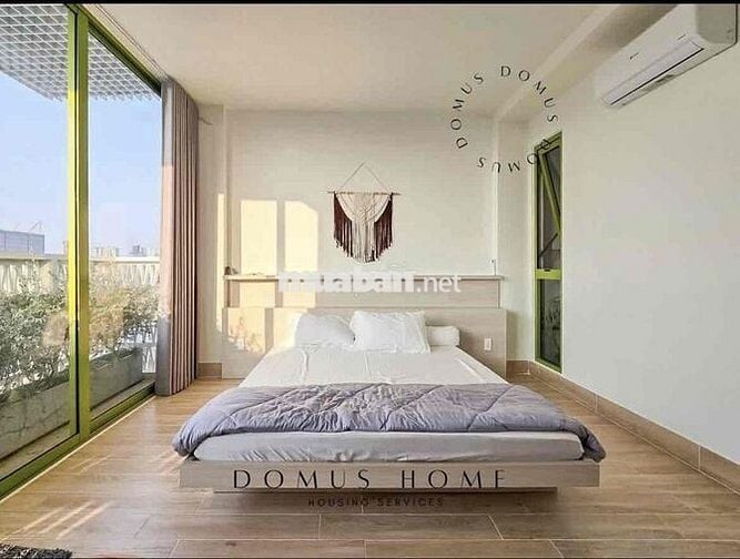 Căn hộ ban công Full nội thất - ngay trung tâm quận 7, khu ăn uống