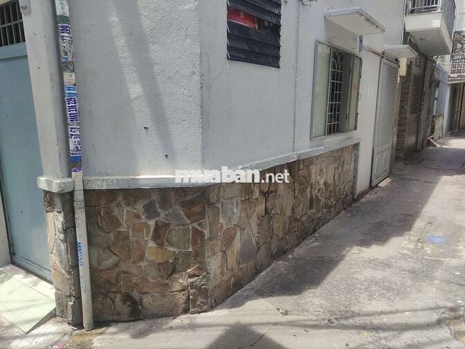 NHÀ NHỎ MẶT HẺM RIÊNG BIỆT 1 SẸT DỂ TÌM PH 1 NGƯỜI. CÓ ĐH ĐIỆN NƯỚC WC