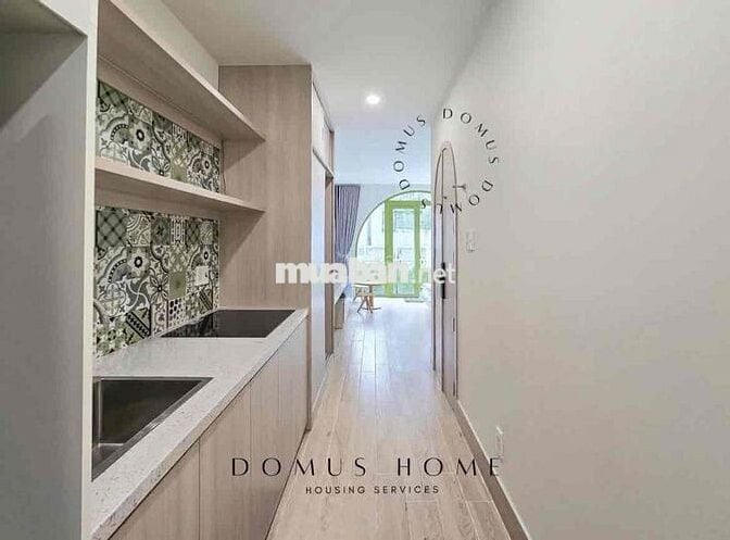 Căn hộ ban công Full nội thất - ngay trung tâm quận 7, khu ăn uống