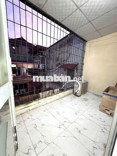 cần cho thuê căn tập thể tầng 4 , 4Pn, 2vs, đồ cơ bản, 15tr/ tháng