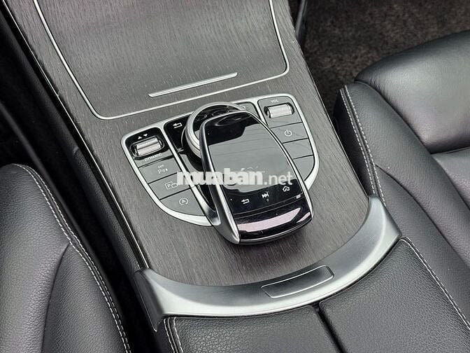 Mercedes Benz C Class 2019 C300 AMG - 76000 km