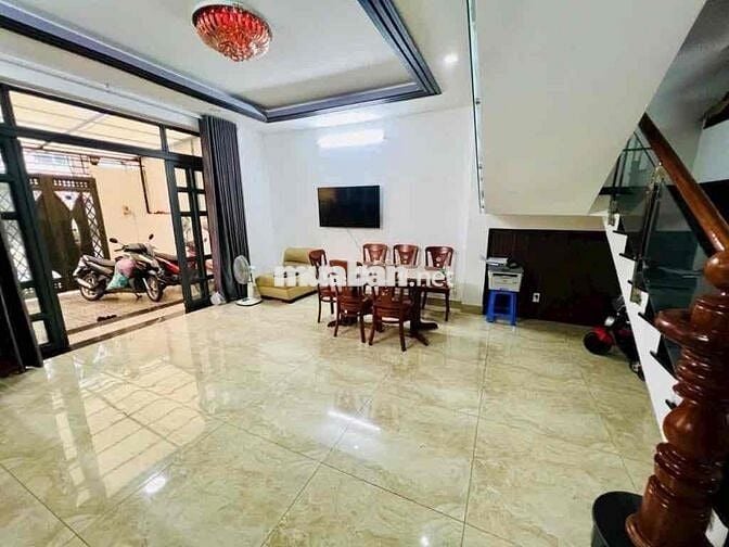 Bán rẻ bán nhanh mặt tiền Bình Tân giáp Tân Phú