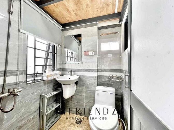 CĂN HỘ DUPLEX GÁC CAO MÁY LẠNH, CỬA SỔ TRỜI SIÊU RÔNG NGAY NGÃ TƯ 4 XÃ