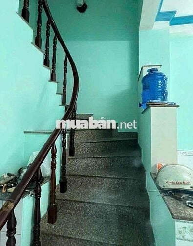 Cần cho thuê nhà hxt 4.1x18m 2 lầu st 4pn 3wc nhà sạch sẽ 14.999000d