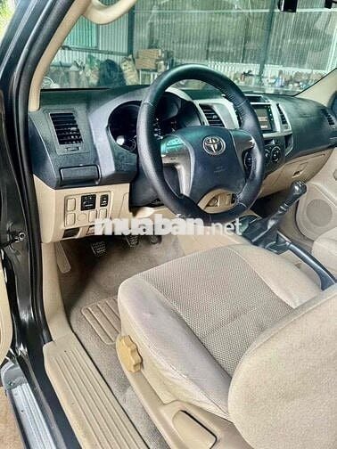 Toyota Hilux 2014 Số sàn Đen 131637 km
