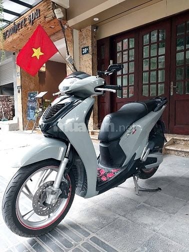 Bán xe SH 150CC, đăng ký tháng 4/2017, mầu trắng đen, nguyên bản