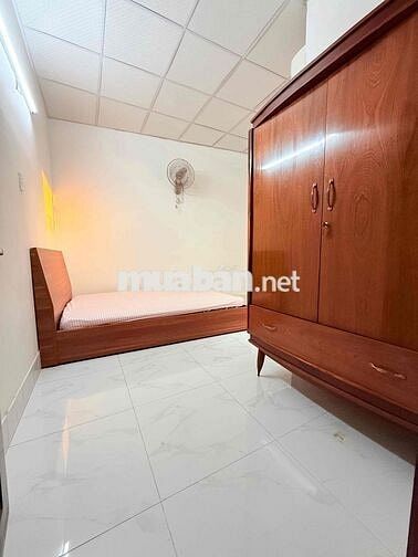 Phòng cửa sổ full nội thất mới giá rẻ Q10